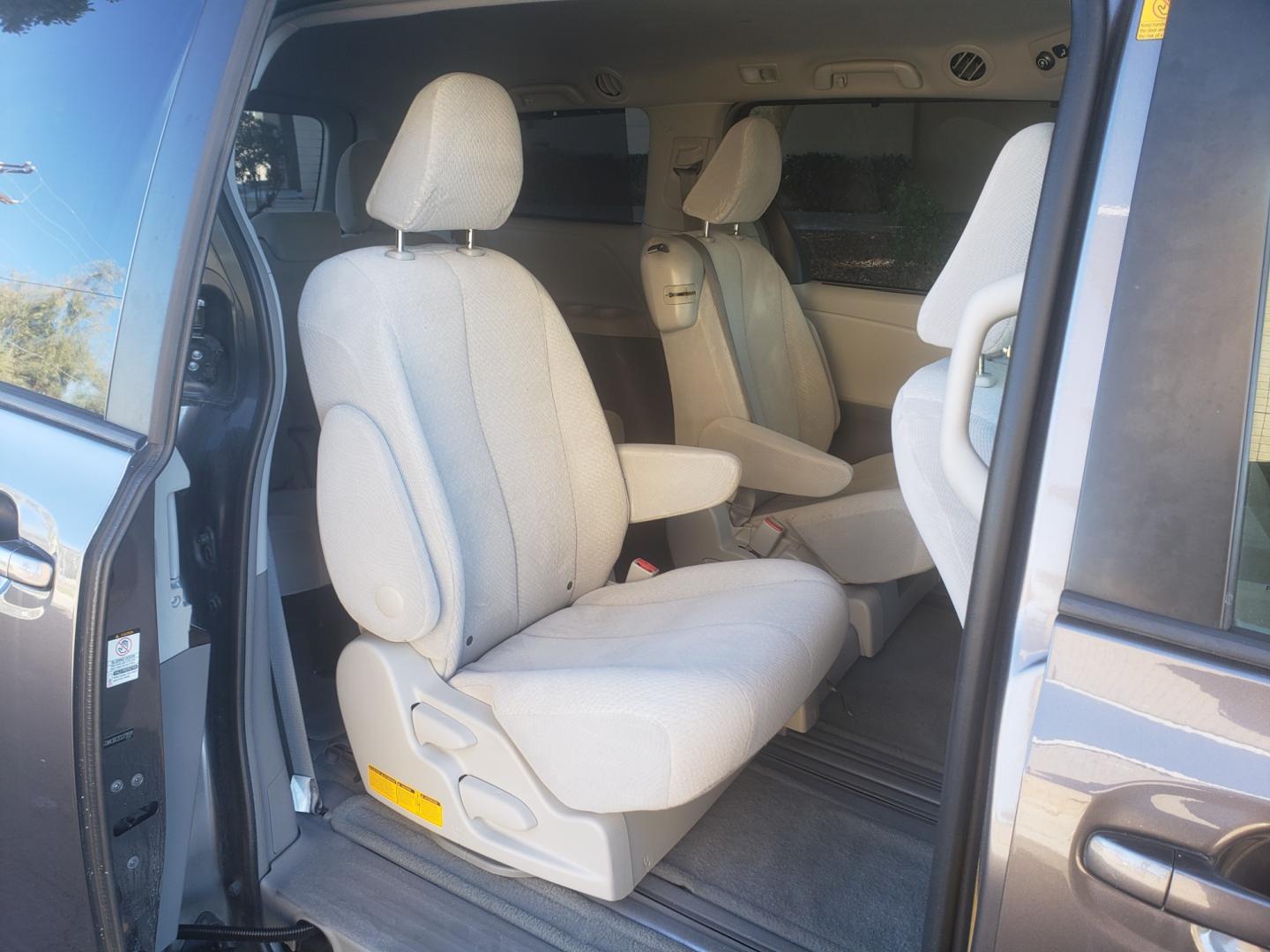 2012 /gray and lite gray Toyota Sienna le (5TDKK3DC2CS) with an 3.5L V6 DOHC 24V engine, 6-Speed Automatic Overdrive transmission, located at 323 E Dunlap Ave., Phoenix, AZ, 85020, (602) 331-9000, 33.567677, -112.069000 - Photo#15